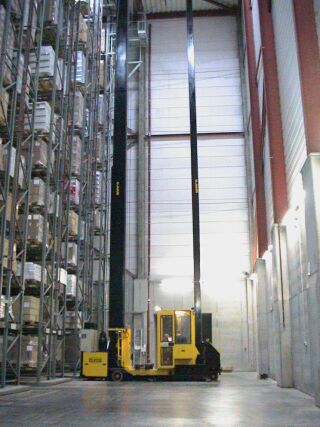 Floor driving aisle changing cranes and trucks, Manual and Automatic
